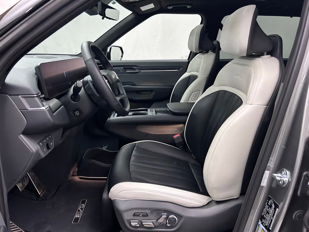 Used 2024 Kia EV9 GT-Line AWD/4WD image 12