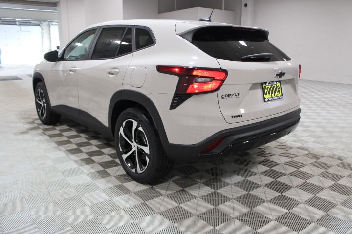 New 2026 Chevrolet Trax RS w/ Sunroof Package image 11