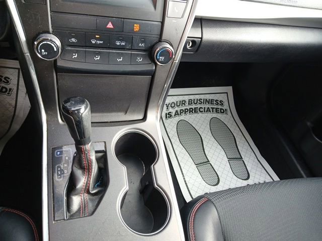 Used 2017 Toyota Camry SE image 21