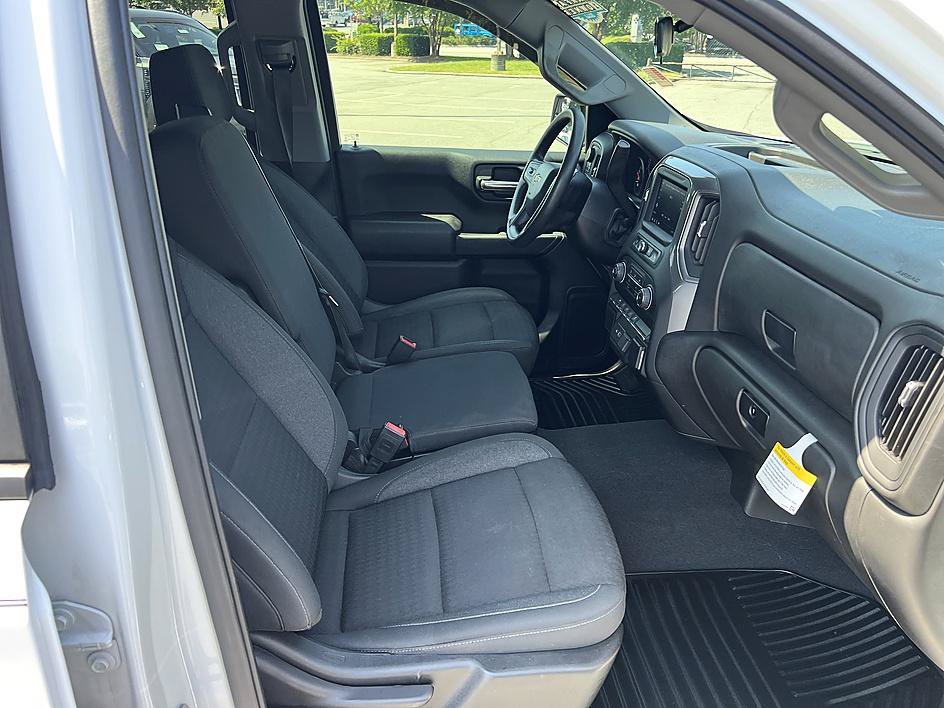 Used 2023 Chevrolet Silverado 1500 Custom AWD/4WD image 17
