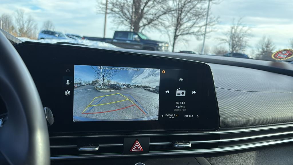 Used 2025 Hyundai Elantra Limited image 22