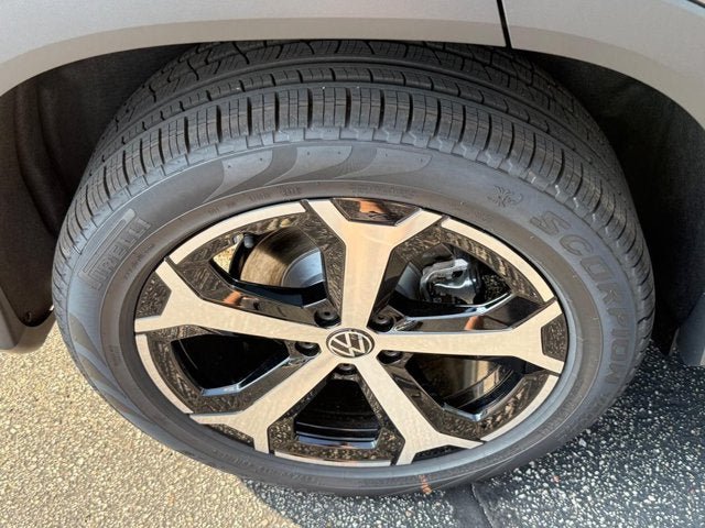 New 2026 Volkswagen Tiguan SE AWD/4WD image 4