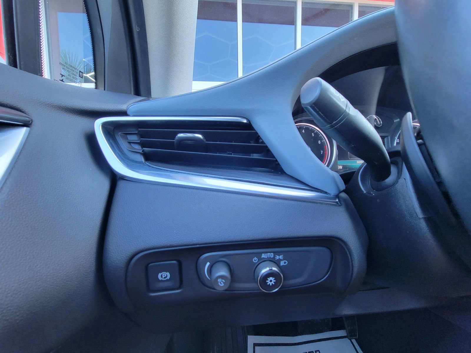 Used 2018 Buick Enclave FWD image 12