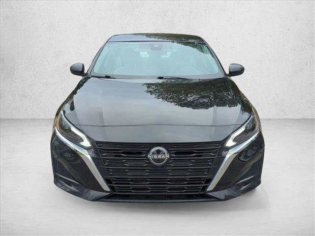 Used 2024 Nissan Altima 2.5 SV AWD/4WD image 2