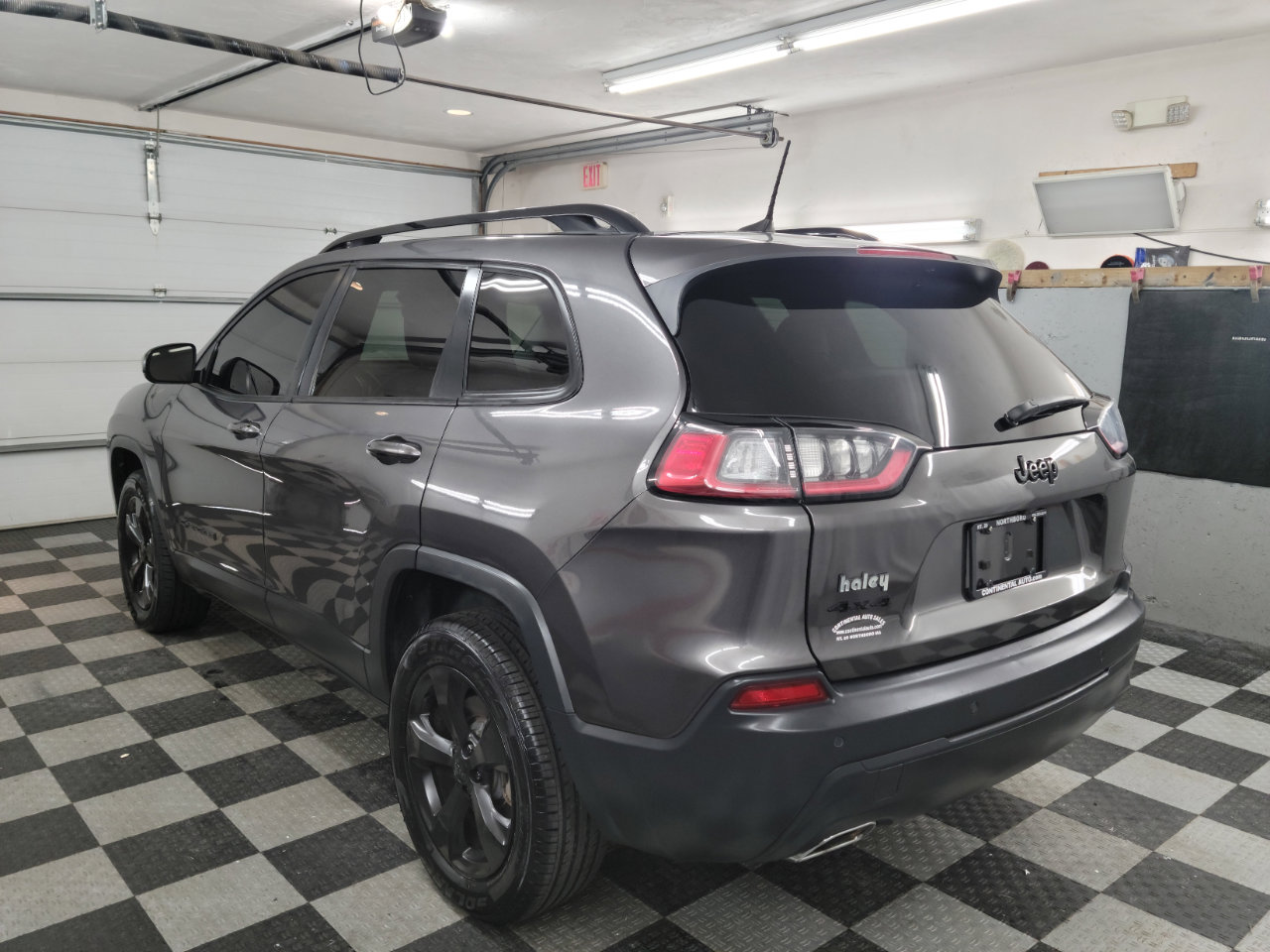 Used 2019 Jeep Cherokee Latitude Plus image 3