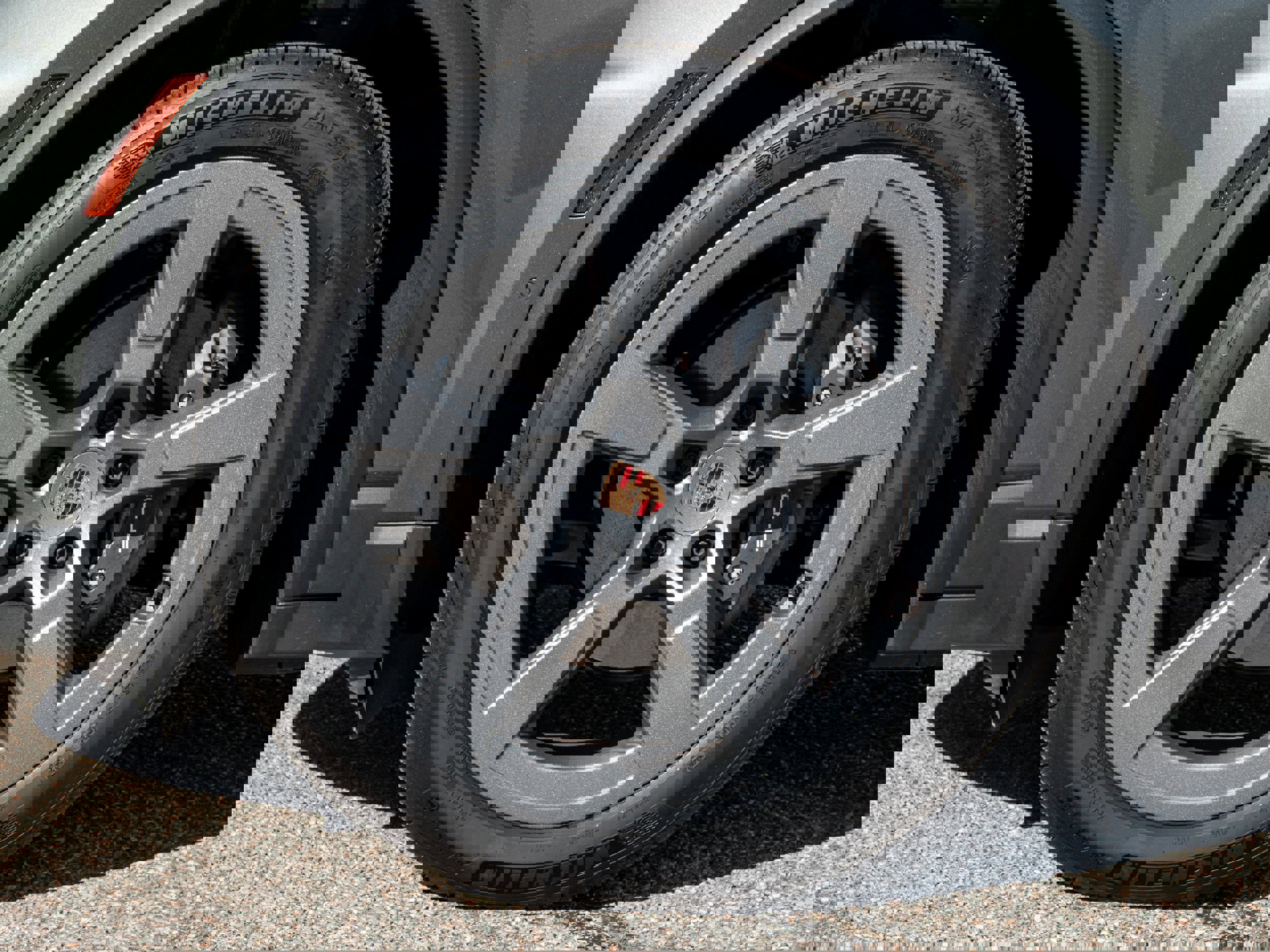 Certified 2025 Porsche Macan Electric image 19