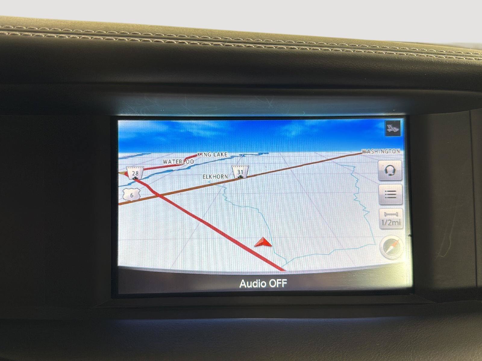 Used 2018 INFINITI QX30 Premium w/ Navigation Package AWD/4WD image 16
