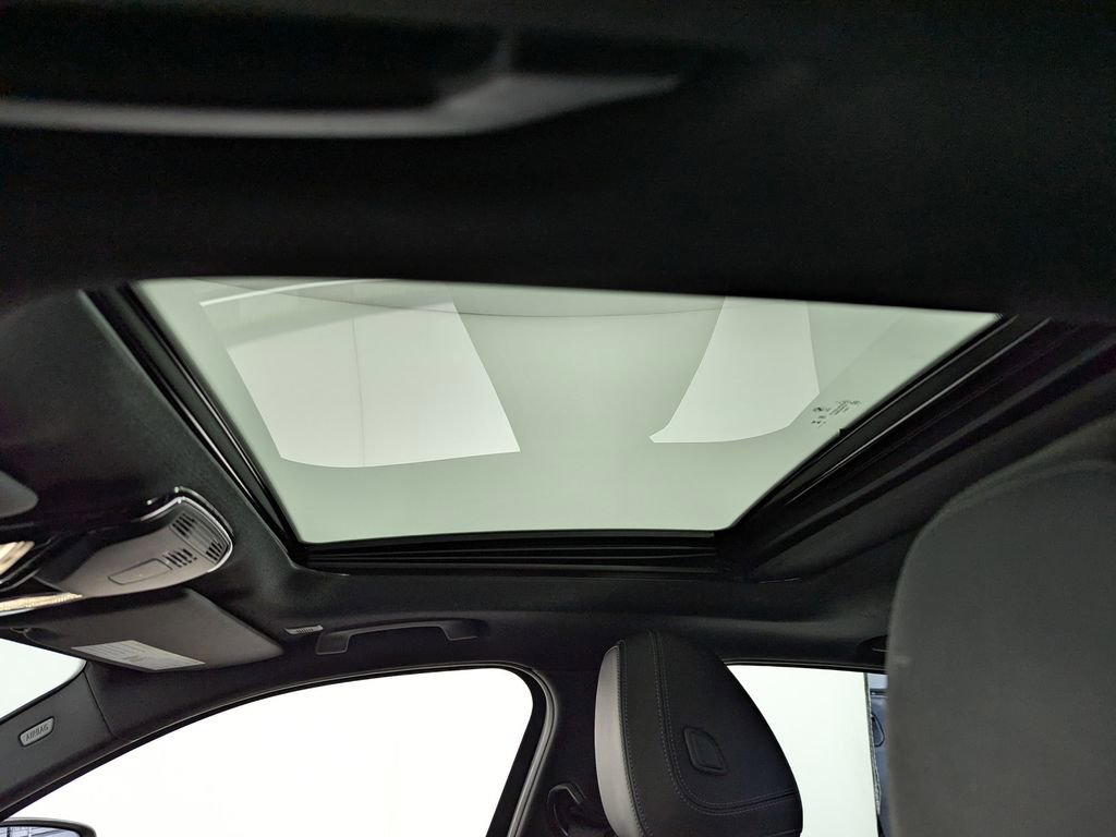 Used 2025 BMW 330i xDrive Sedan w/ M Sport Package image 11