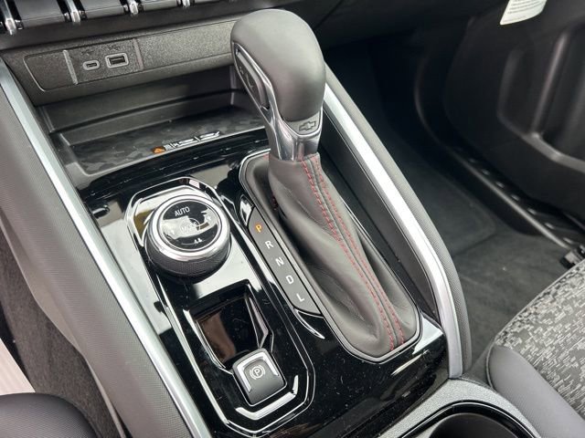 New 2026 Chevrolet Colorado Z71 w/ LPO, Hood Decal Package image 26