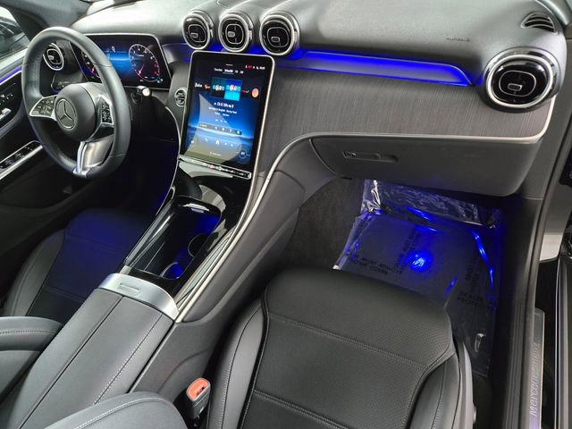 Used 2025 Mercedes-Benz GLC 300 image 23