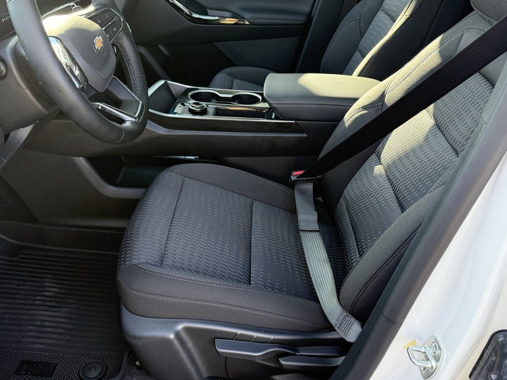 New 2026 Chevrolet Equinox LT w/ Safety and Technology Package image 9