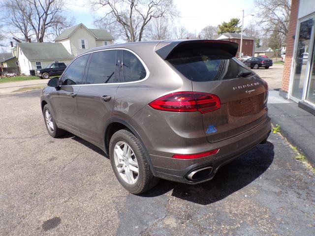 Used 2016 Porsche Cayenne w/ Premium Package Plus image 7