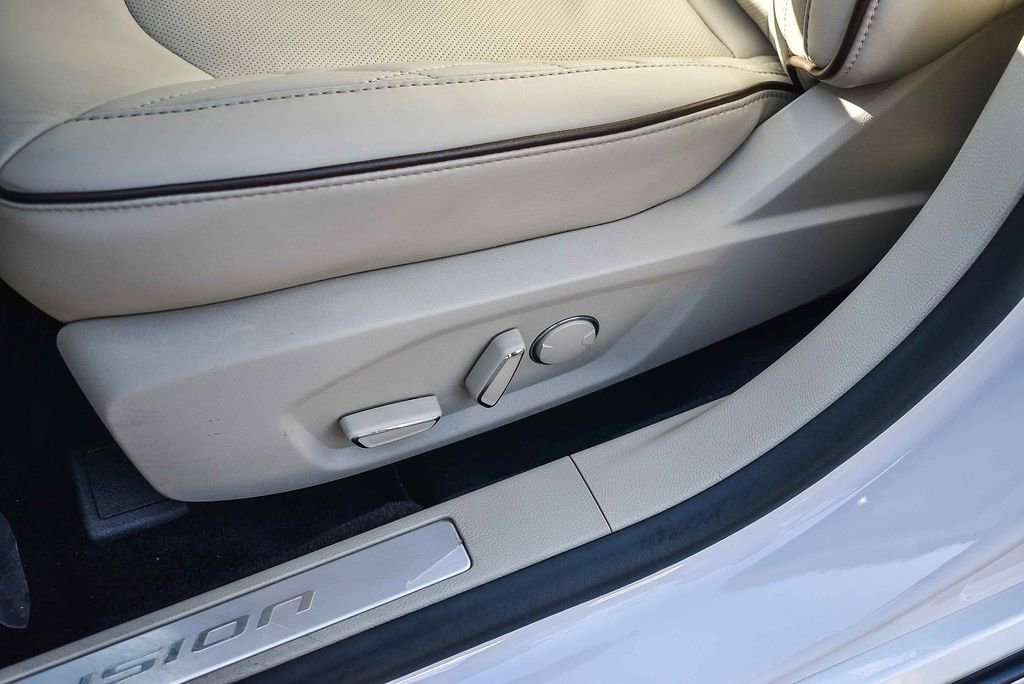 Used 2017 Ford Fusion Platinum image 21