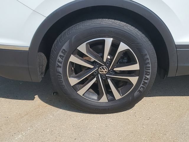 Certified 2024 Volkswagen Tiguan S AWD/4WD image 6