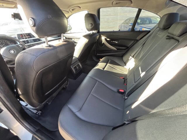 Used 2016 BMW 320i 320i 4dr Sedan image 10