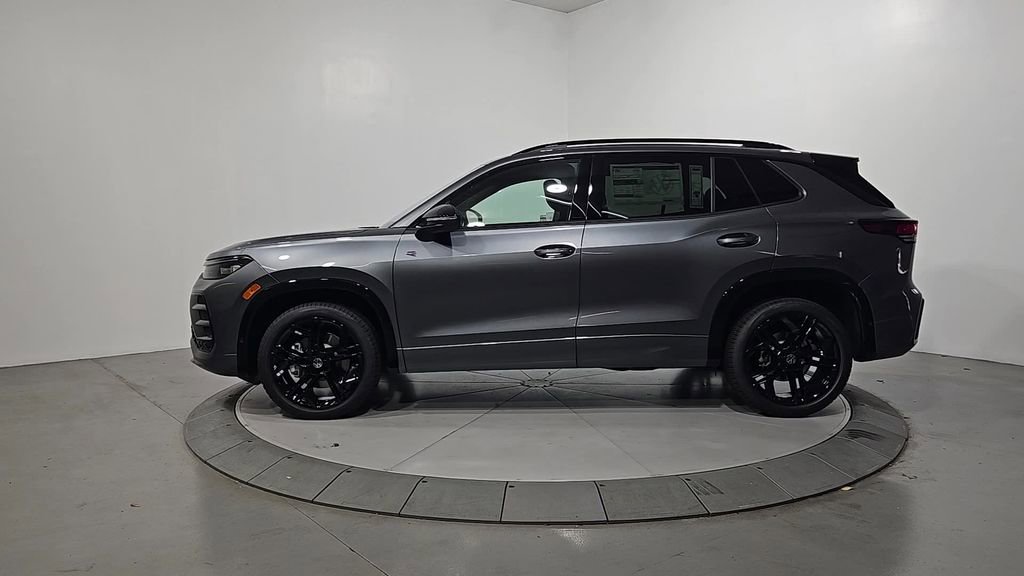 New 2026 Volkswagen Tiguan SE R-Line image 2