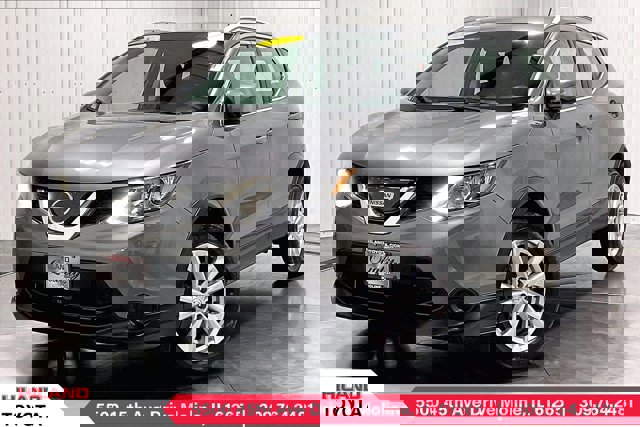 Used 2018 Nissan Rogue Sport SV image 1
