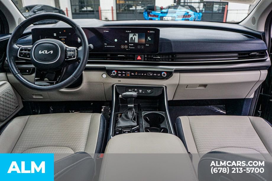 Used 2025 Kia Carnival SX Prestige image 28