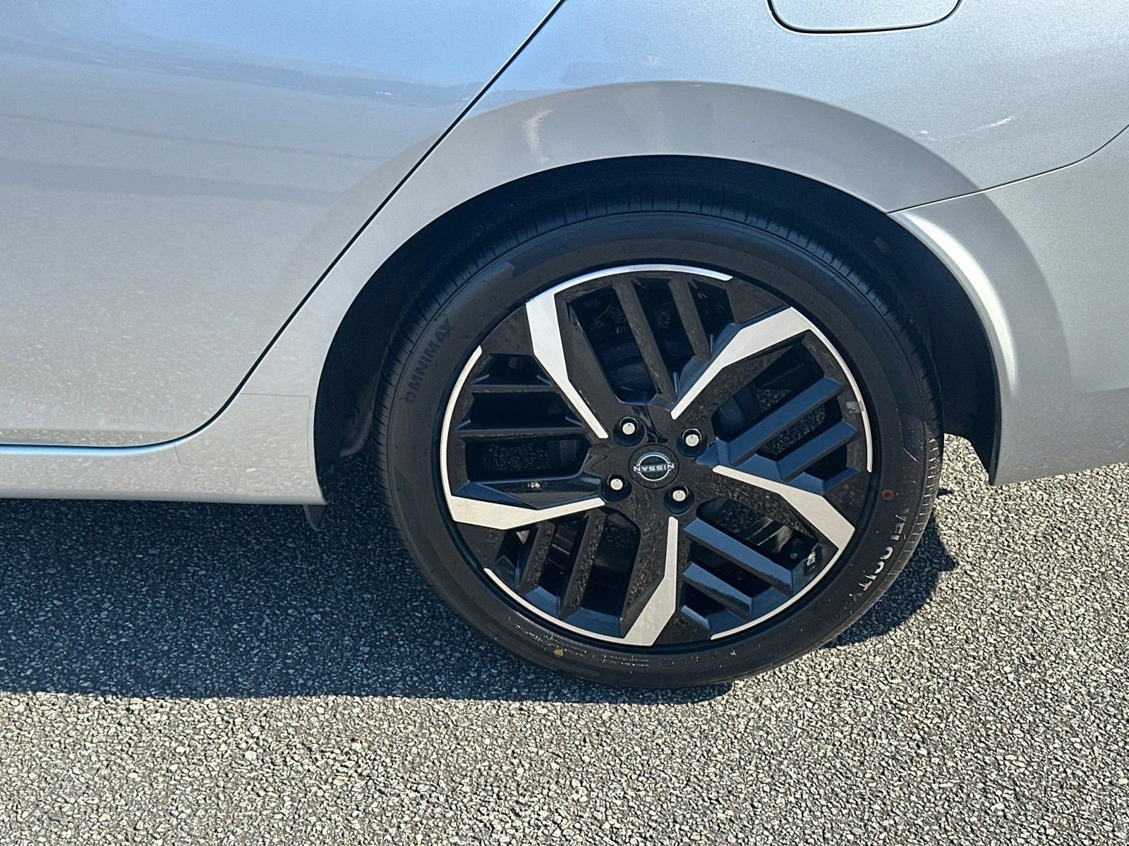 Used 2024 Nissan Versa SR image 19