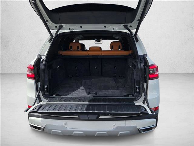 Certified 2023 BMW X5 xDrive40i w/ Parking Assistance Package AWD/4WD image 6