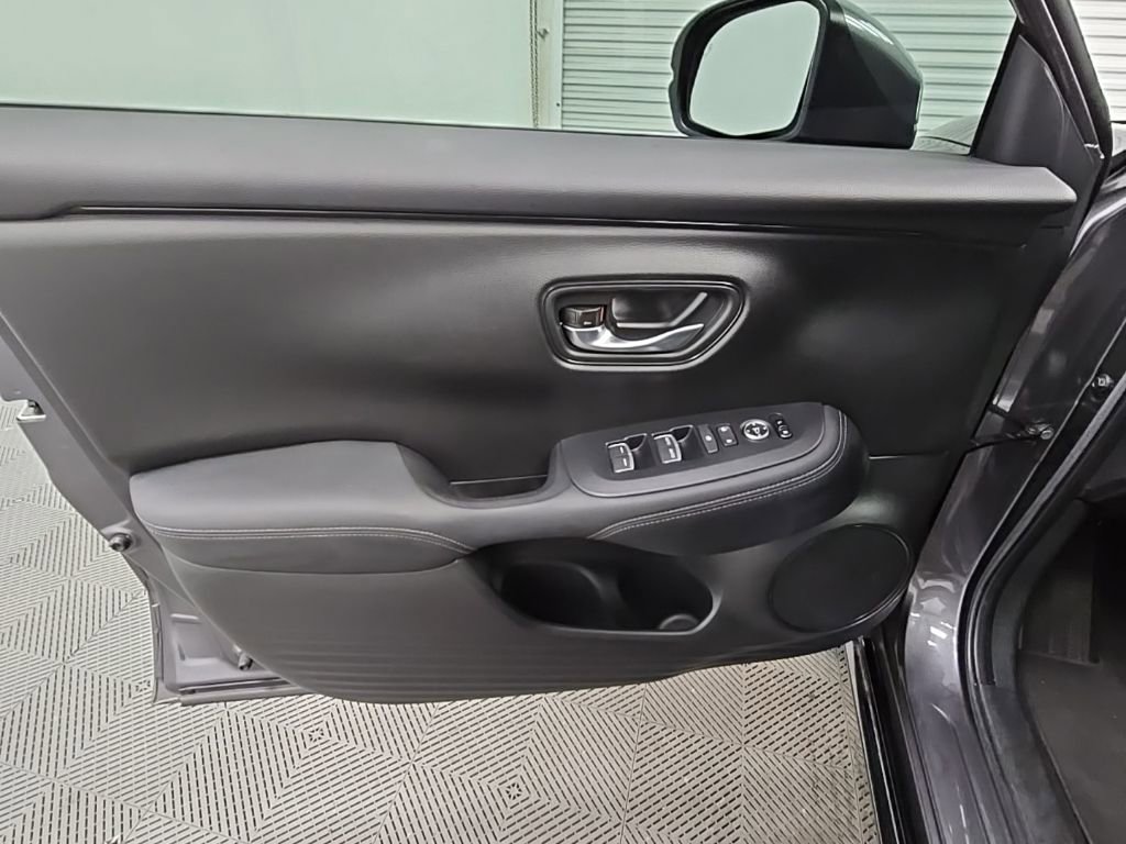 Used 2023 Honda HR-V EX-L image 29