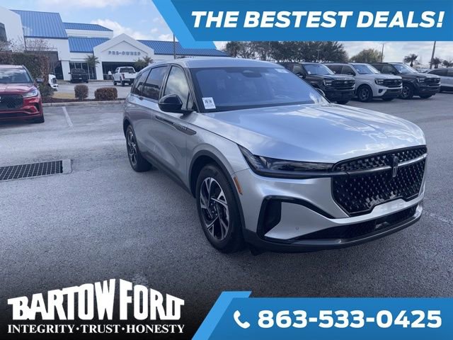 Used 2025 Lincoln Nautilus Premier w/ Jet Appearance Package image 3