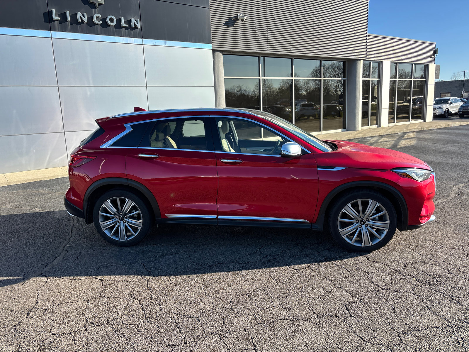 Used 2021 INFINITI QX50 Sensory w/ Accent Package image 8