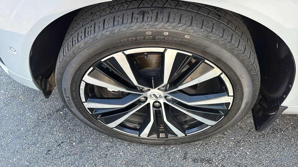 Certified 2025 Volvo XC60 B5 Ultra AWD/4WD image 31