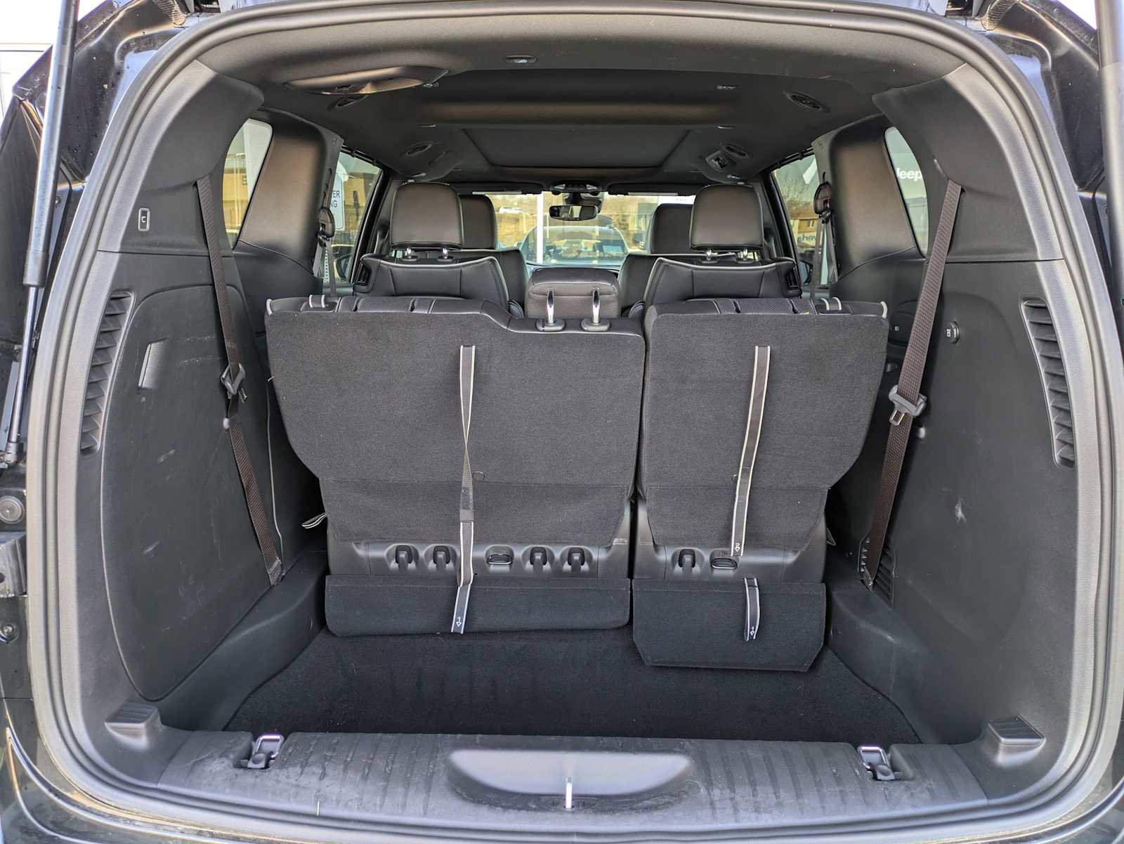 Used 2026 Chrysler Pacifica Limited w/ S Appearance Package image 30