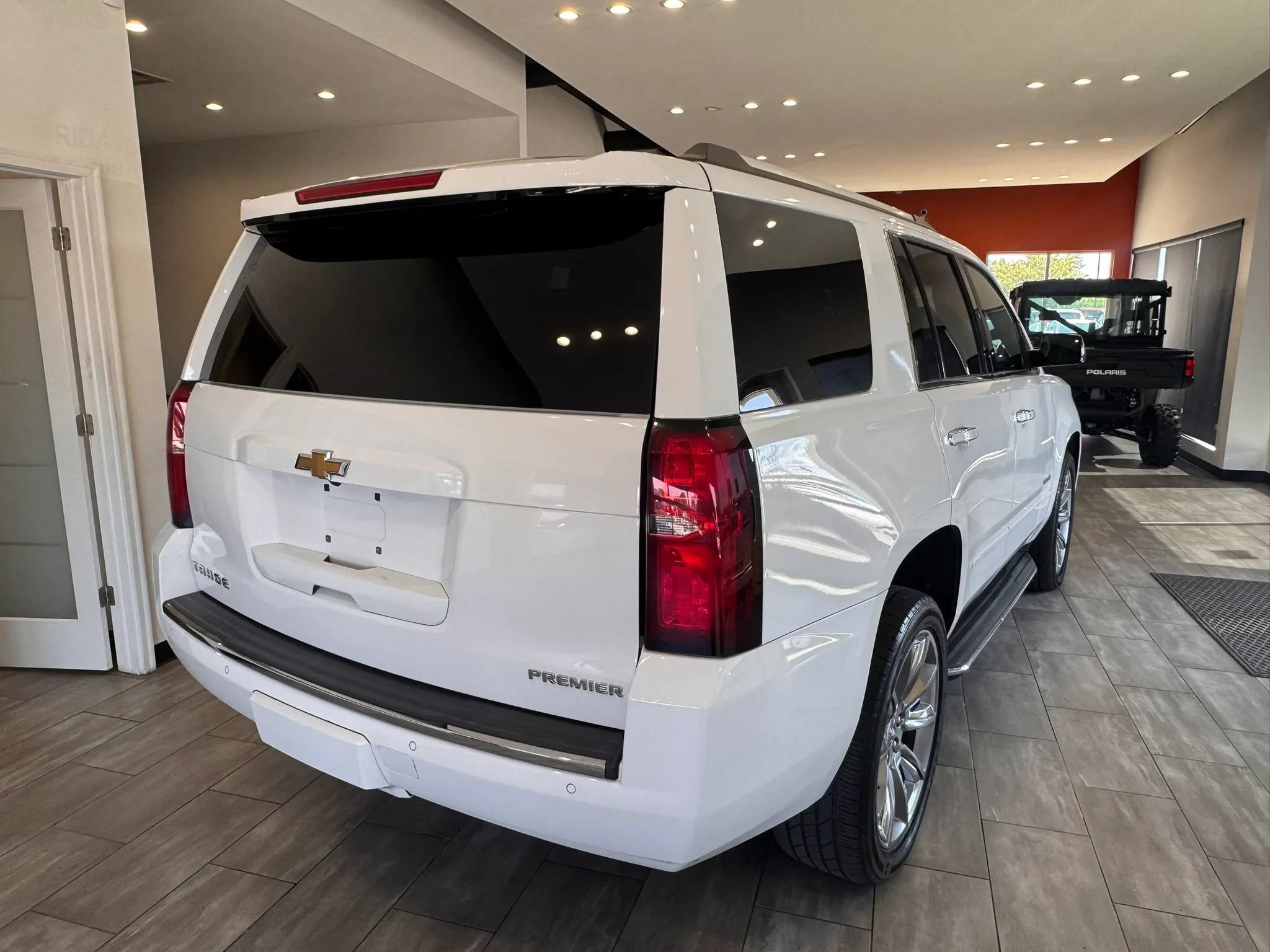 Used 2019 Chevrolet Tahoe Premier AWD/4WD image 16