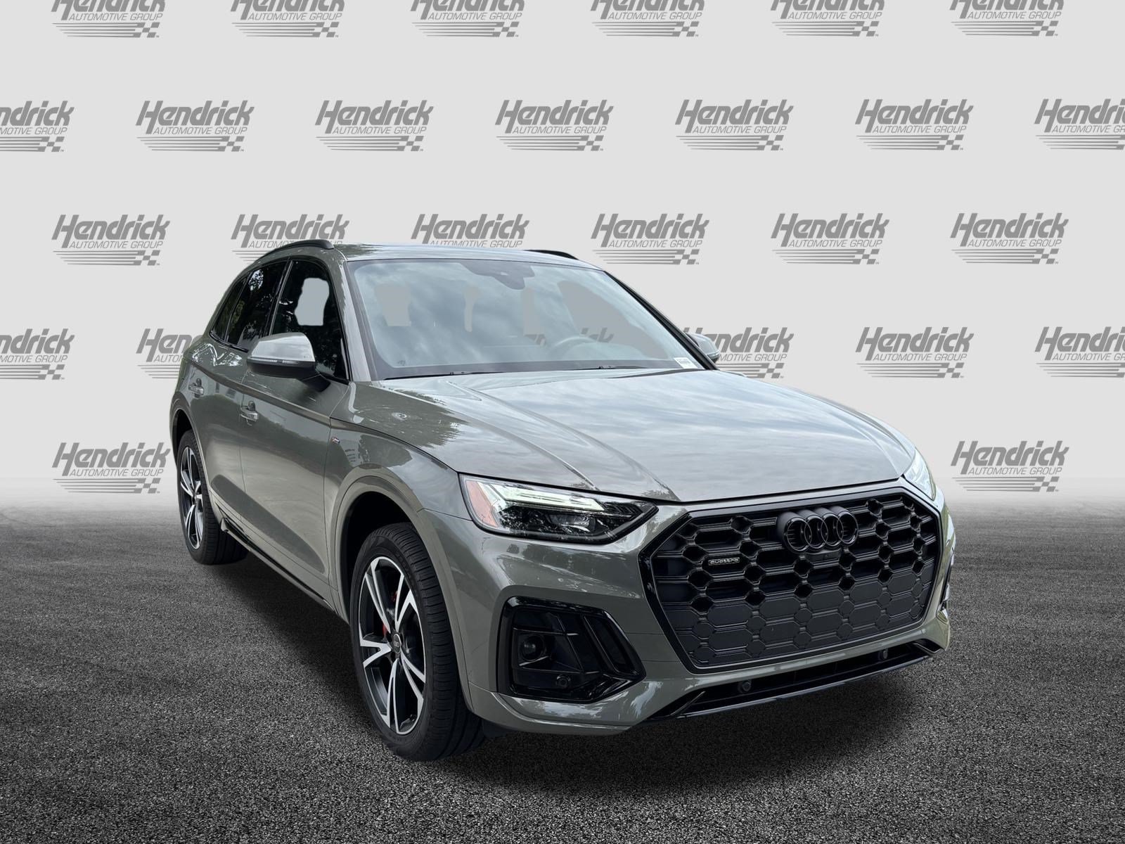 Certified 2025 Audi Q5 2.0T Premium Plus AWD/4WD image 2