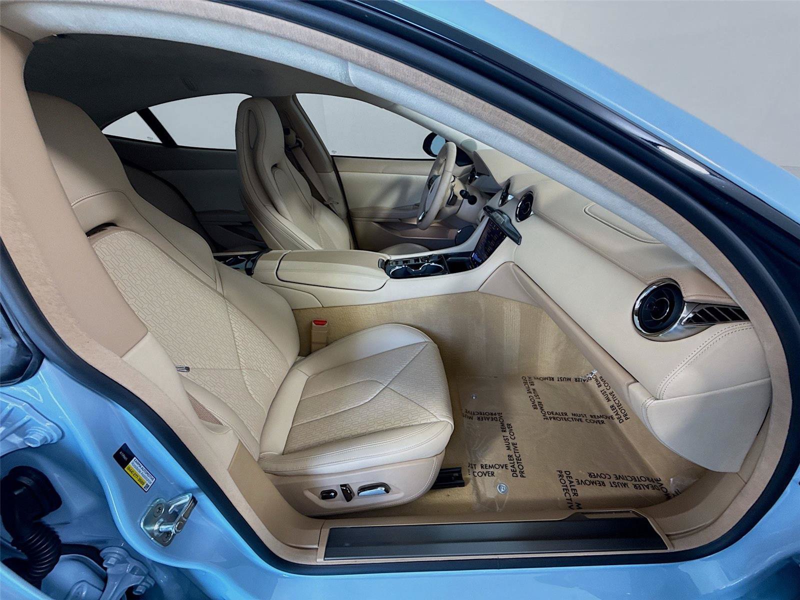 New 2025 Karma Revero Luxury RWD image 22