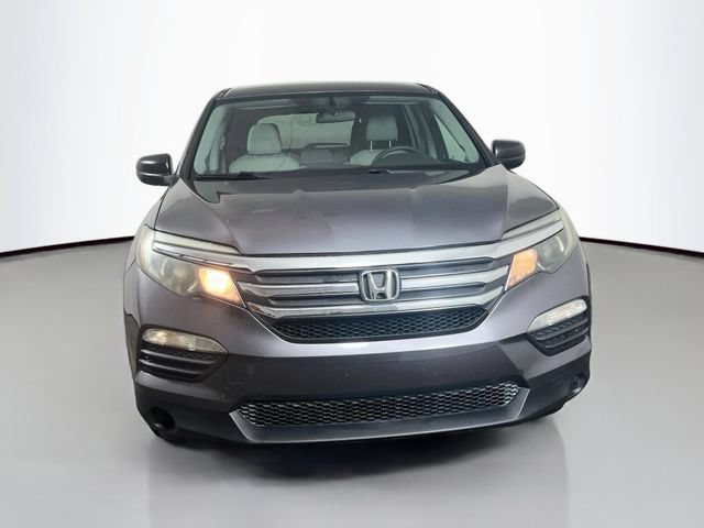 Used 2017 Honda Pilot LX image 2