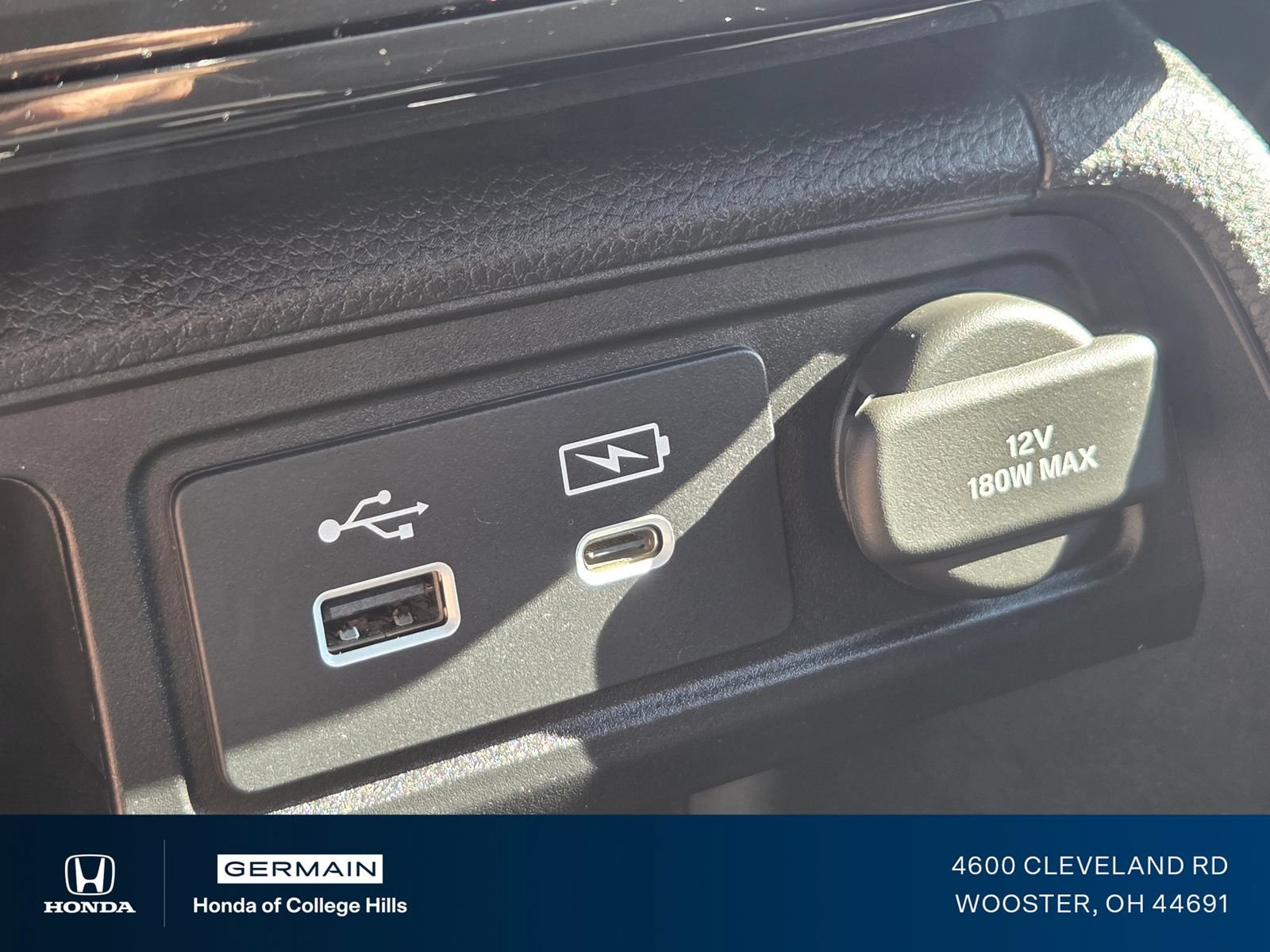 Used 2025 Honda Pilot Sport image 34