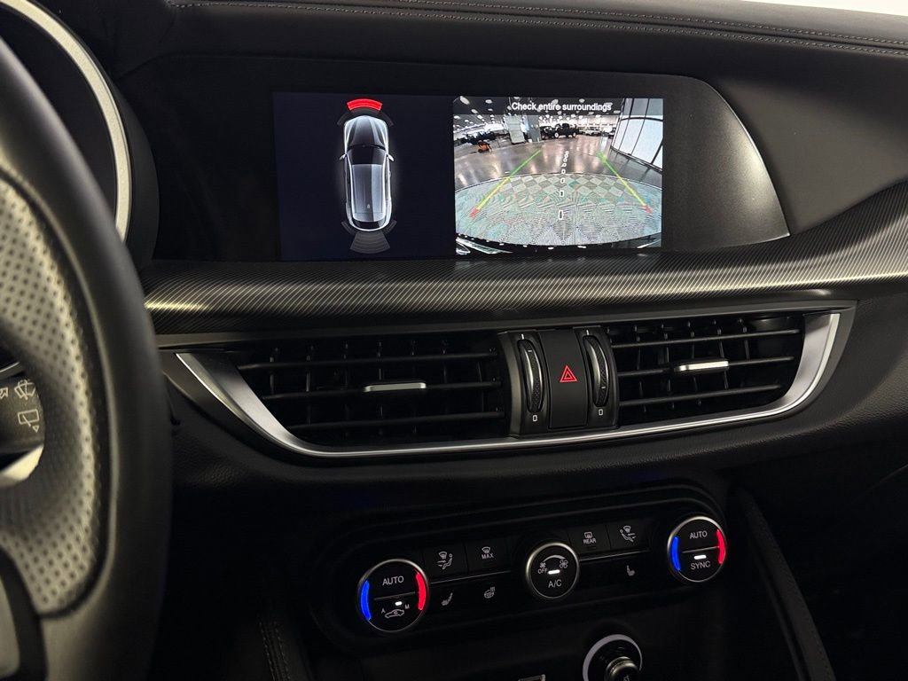 Used 2024 Alfa Romeo Stelvio Veloce image 18
