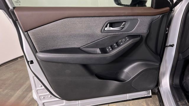 Used 2023 Nissan Rogue SV image 23