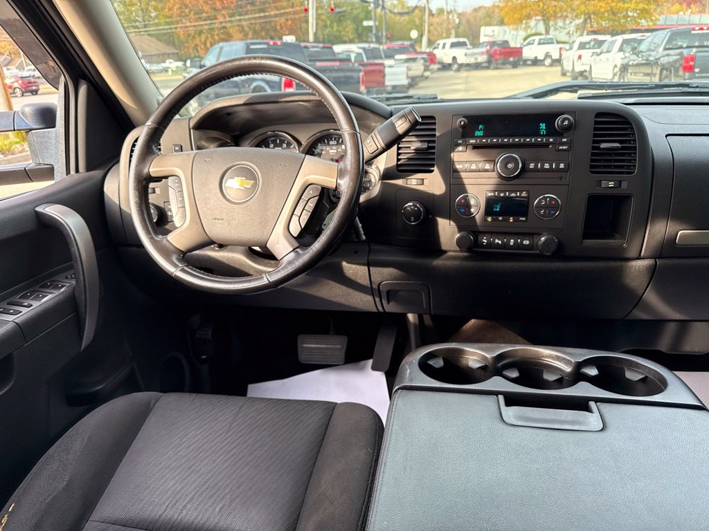 Used 2014 Chevrolet Silverado 2500 LT w/ Custom Sport Truck Package AWD/4WD image 8