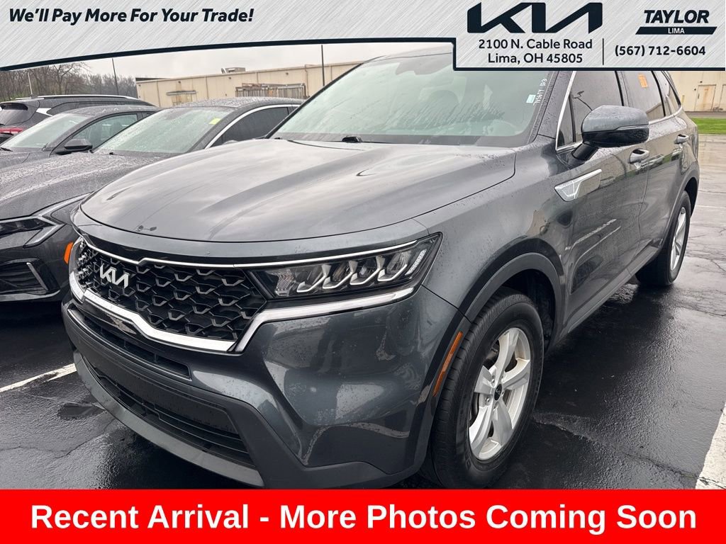 Used 2022 Kia Sorento LX image 1