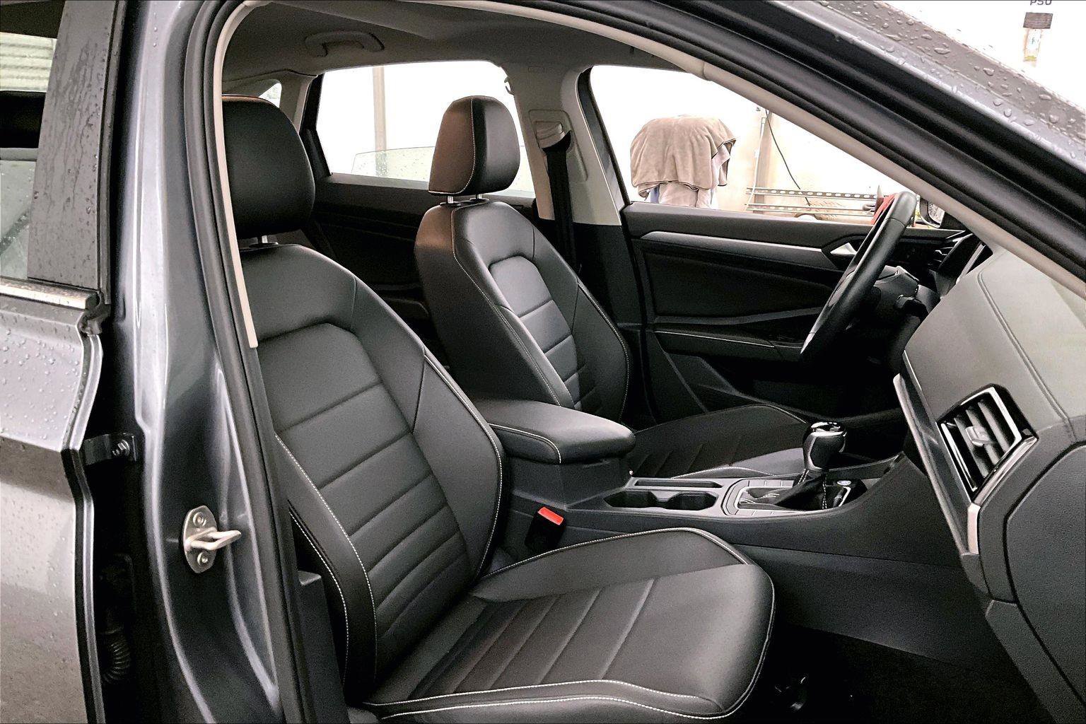 Used 2024 Volkswagen Jetta SE image 7