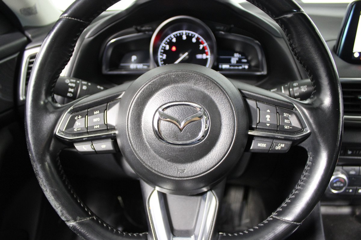 Used 2018 MAZDA MAZDA3 Grand Touring w/ Premium Equipment Package FWD image 29