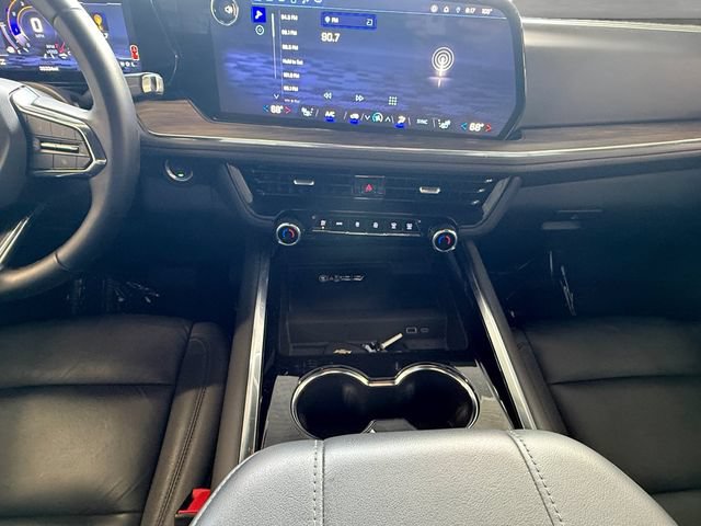 Used 2025 Chevrolet Suburban Z71 AWD/4WD video 3