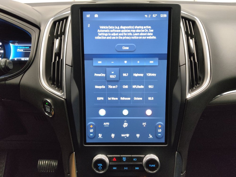 Used 2023 Ford Edge Titanium image 25