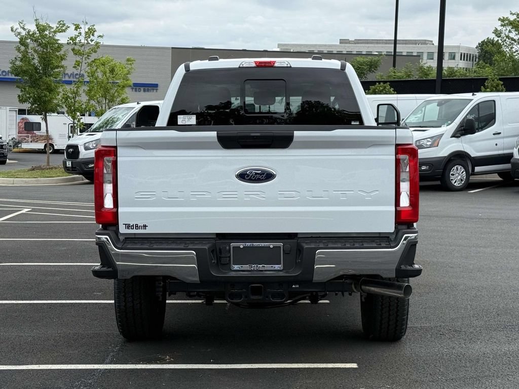 New 2026 Ford F350 XL w/ FX4 Off-Road Package AWD/4WD image 3