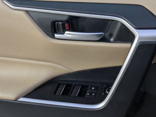 Used 2022 Toyota RAV4 XLE image 23