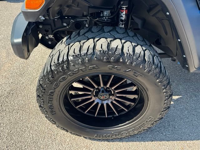 Used 2022 Jeep Gladiator Mojave w/ Cold Weather Group AWD/4WD image 7