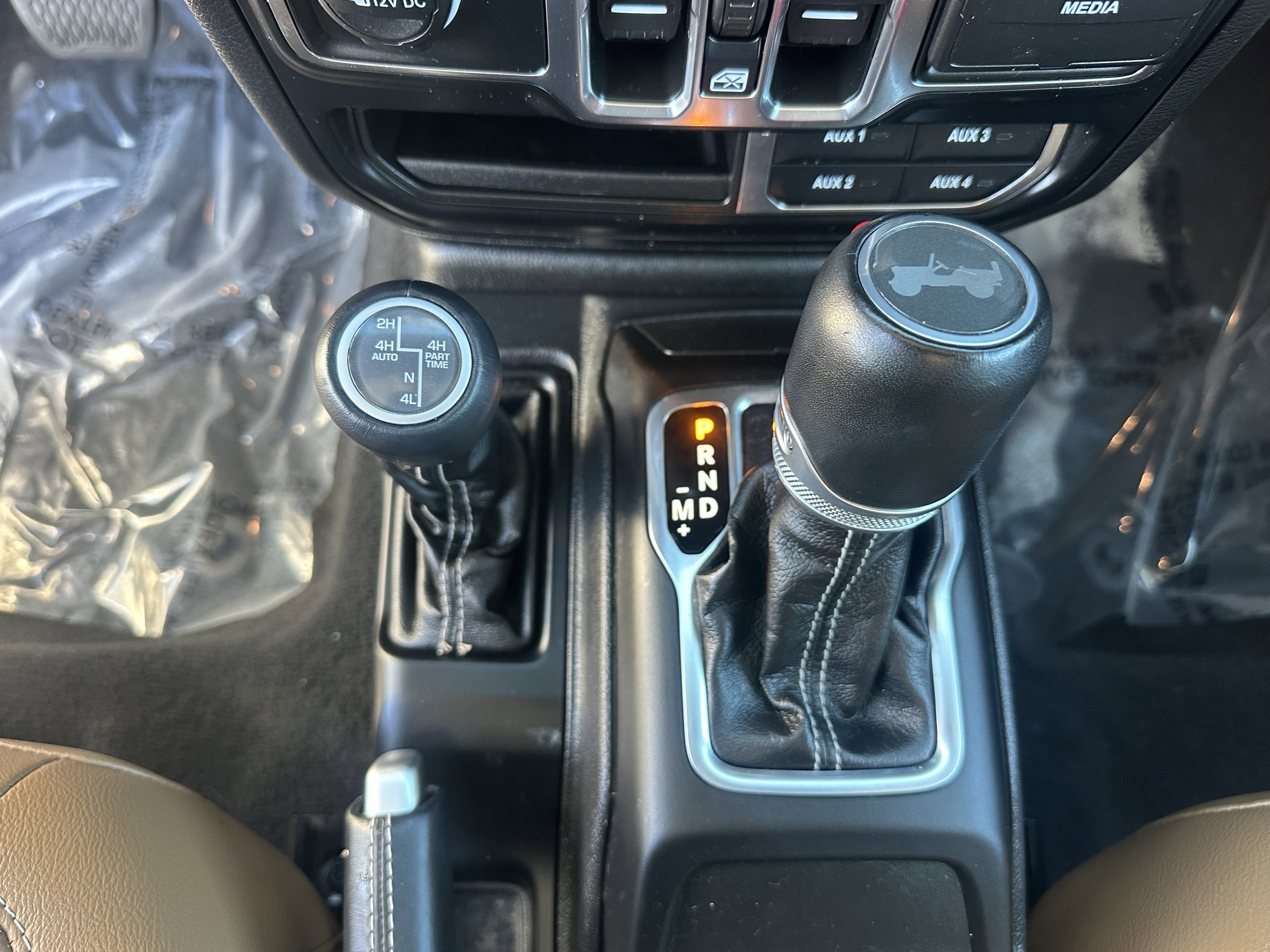 Used 2023 Jeep Wrangler Sahara w/ Cold Weather Group image 34