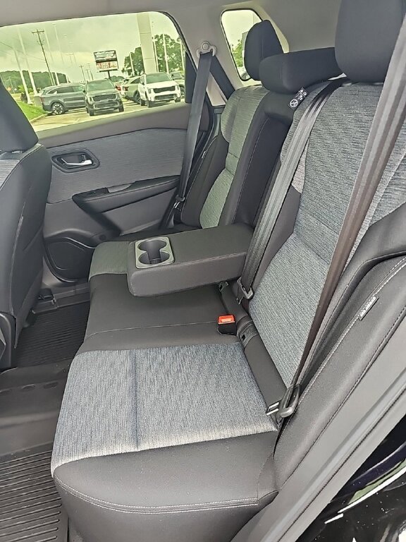 New 2023 Nissan Rogue SV AWD/4WD image 3