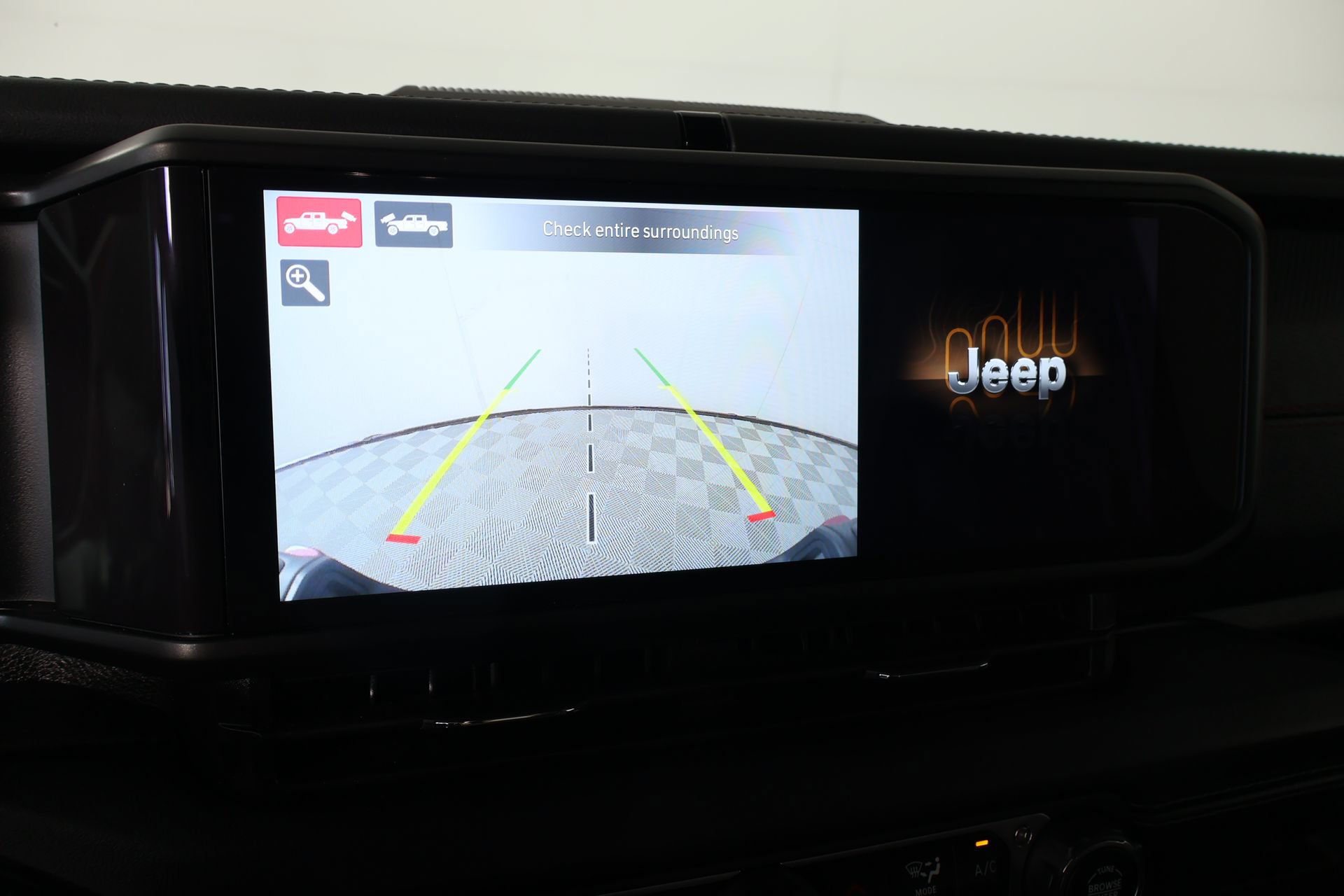 Used 2024 Jeep Gladiator Rubicon AWD/4WD image 6