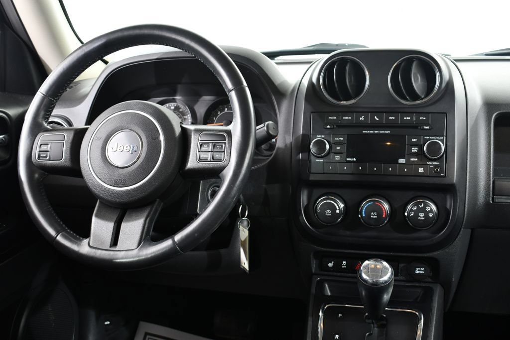 Used 2017 Jeep Patriot Latitude FWD image 8