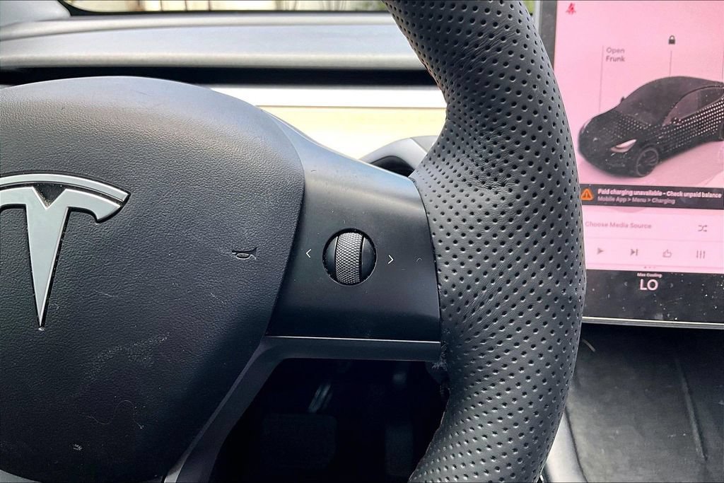 Used 2022 Tesla Model Y Long Range AWD/4WD image 21